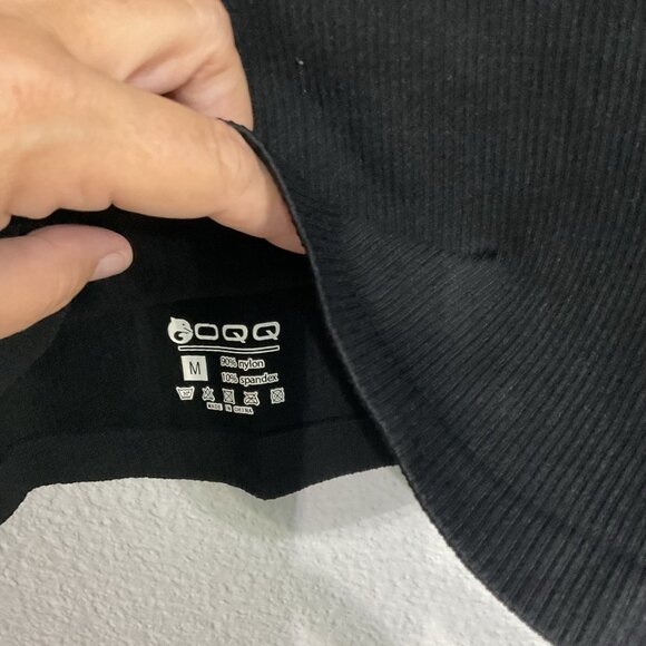 OQQ Bodycon Black Slimming Top Size Medium New - Picture 2 of 3